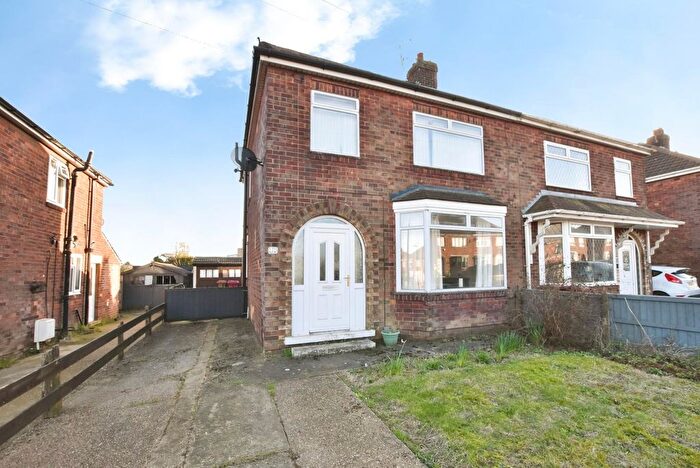3 Bedroom Semi-Detached House For Sale In Rochdale Road, Scunthorpe, Lincolnshire, DN16