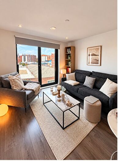 1 Bedroom Flat To Rent In The Summit, Parliament Street, L8