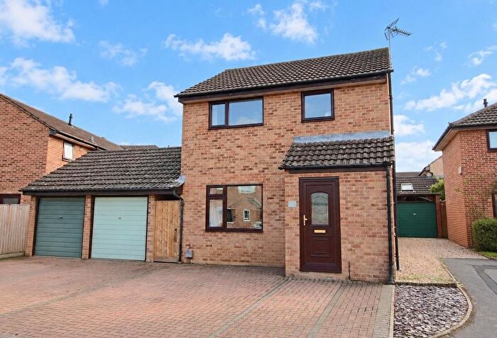 3 Bedroom Detached House For Sale In Andrews Close, Chippenham, SN14