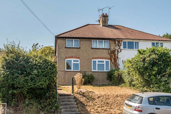 2 Bedroom Maisonette For Sale In Banstead Road, Caterham, CR3