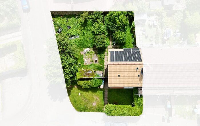 3 Bedroom End Of Terrace House For Sale In Thomas Sharp Street, Coventry, CV4