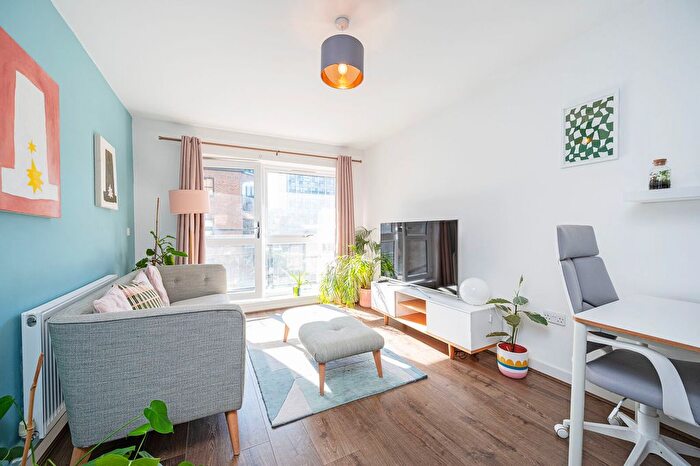1 Bedroom Flat To Rent In Cudworth Street, London, Bethnal Green, London, E1