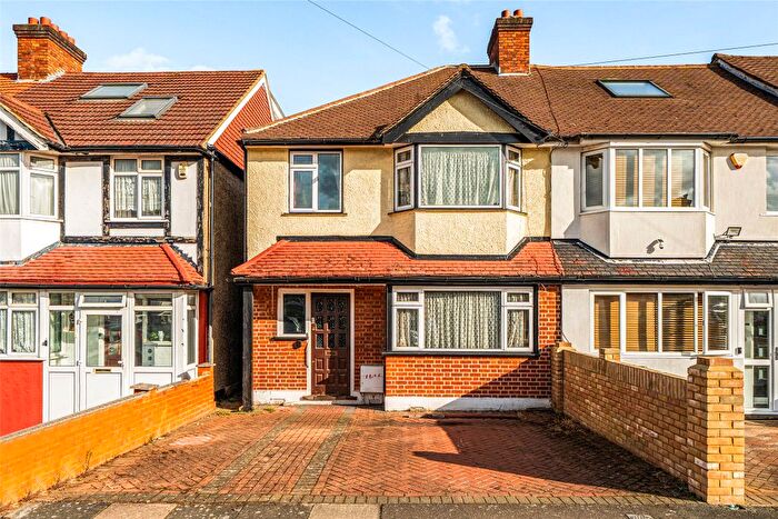 3 Bedroom End Of Terrace House For Sale In Chestnut Grove, Mitcham, CR4