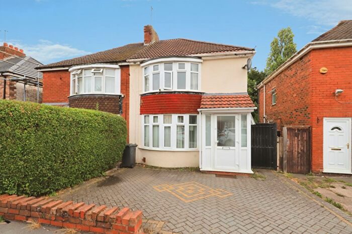 3 Bedroom Semi-Detached House For Sale In Hilton Road, Lanesfield, Wolverhampton, WV4