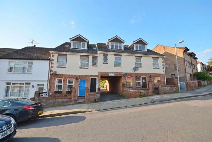 1 Bedroom Flat To Rent In Ridgway Road, Ryans Court, LU2