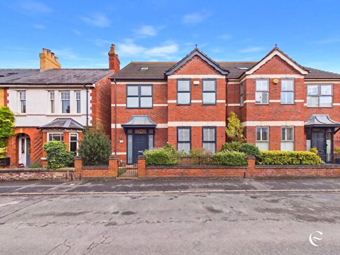 5 Bedroom Semi-Detached House For Sale In Queen Street, Stamford, PE9
