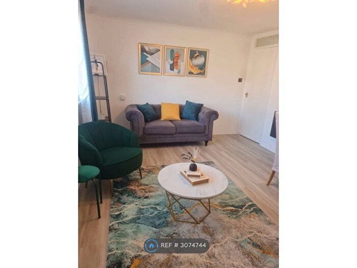 2 Bedroom Flat To Rent In Barnard Road, Chelmsford, CM2