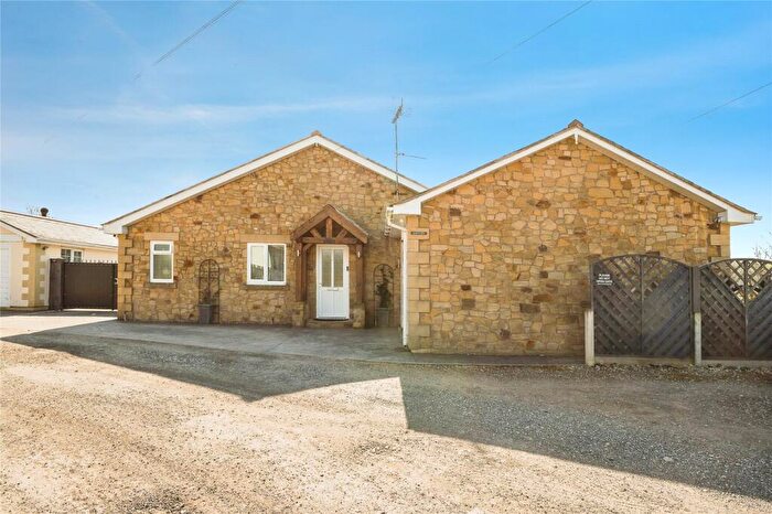 5 Bedroom Bungalow For Sale In Tan Y Graig, Cefn Mawr, Wrexham, Wrecsam, LL14