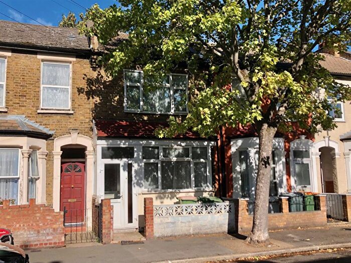 3 Bedroom Terraced House For Sale In Corporation Street, London, E15