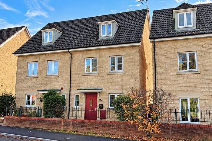 4 Bedroom Semi-Detached House For Sale In Suffolk Road, Westbury, BA13