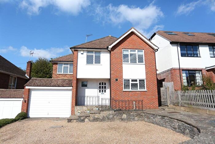 4 Bedroom Detached House For Sale In Aragon Avenue, East Ewell, KT17