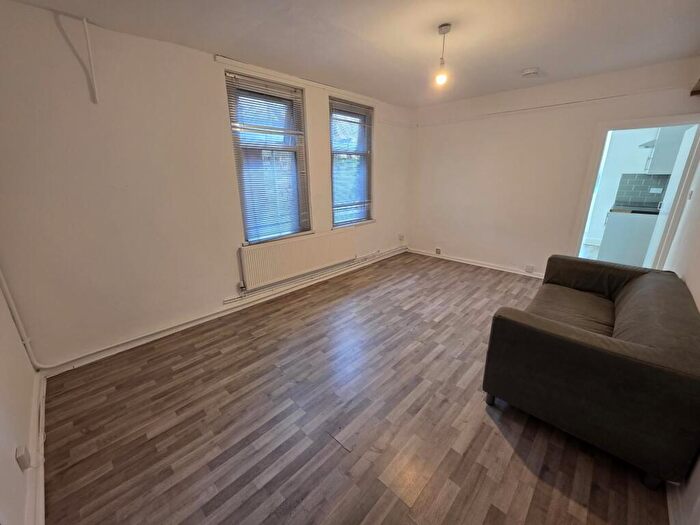 1 Bedroom Flat To Rent In Claude Road, Roath, CF24