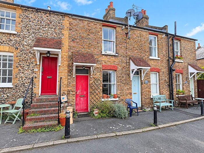 1 Bedroom Terraced House To Rent In Church Square, Broadstairs, Kent, CT10