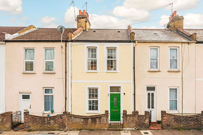 2 Bedroom Terraced House For Sale In Worton Road, Isleworth, TW7