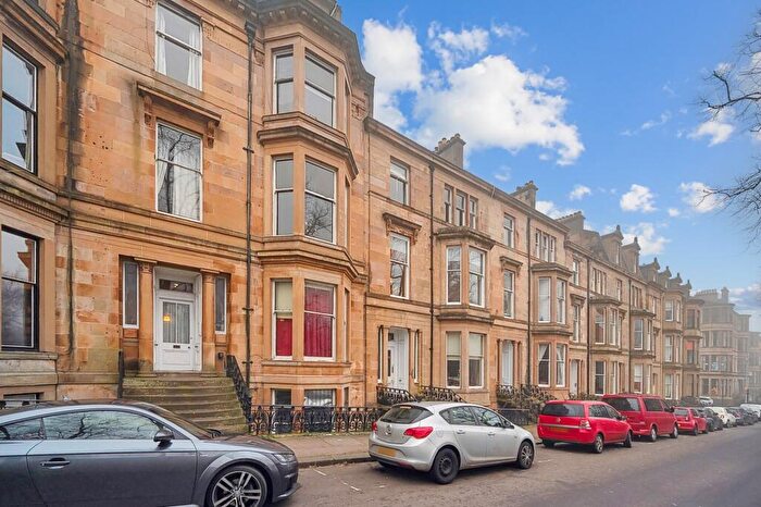 2 Bedroom Flat To Rent In Athole Gardens, Glasgow, G12