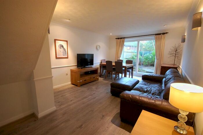 2 Bedroom Property To Rent In Heacham Avenue, Ickenham, Uxbridge, UB10