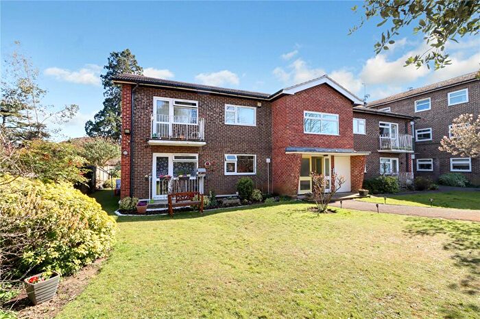 2 Bedroom Apartment For Sale In Parkhouse Lane, Reading, Berkshire, RG30