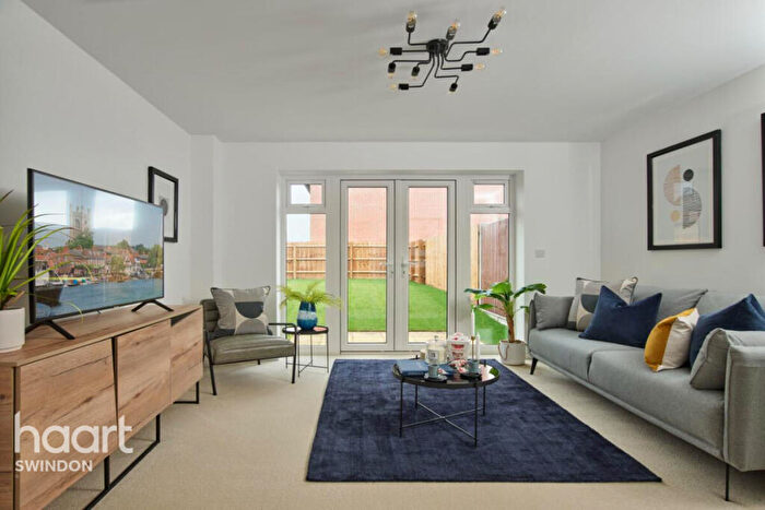 3 Bedroom End Of Terrace House For Sale In Cherryblossom Square, Gloucester, GL3