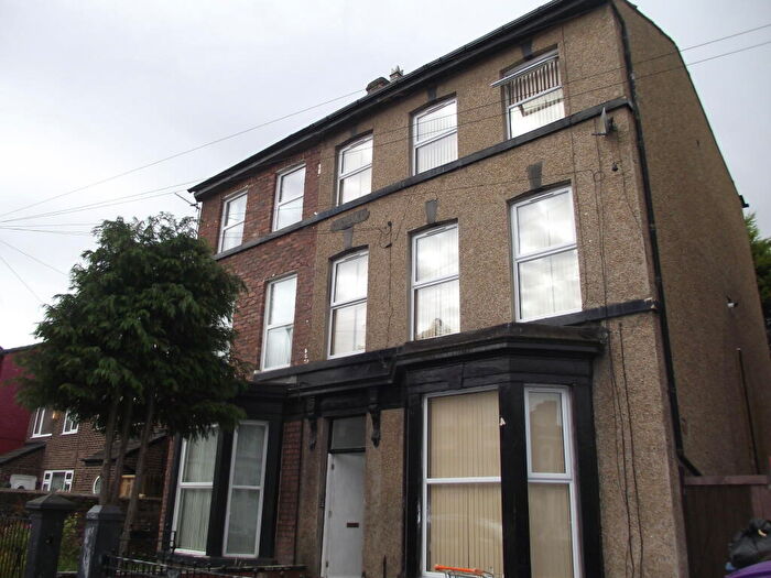 2 Bedroom Apartment To Rent In Lorne Street, L7