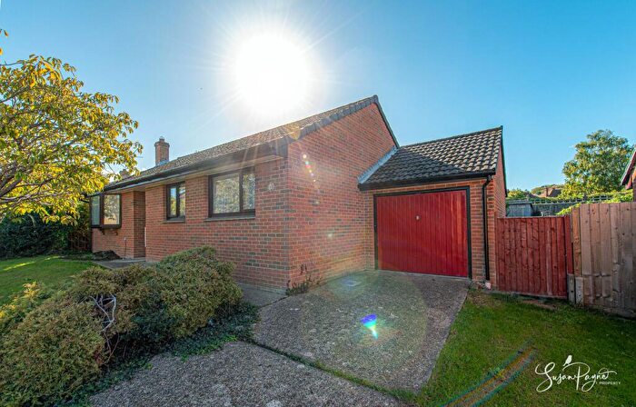 3 Bedroom Detached Bungalow For Sale In Lark Rise, Newport, PO30