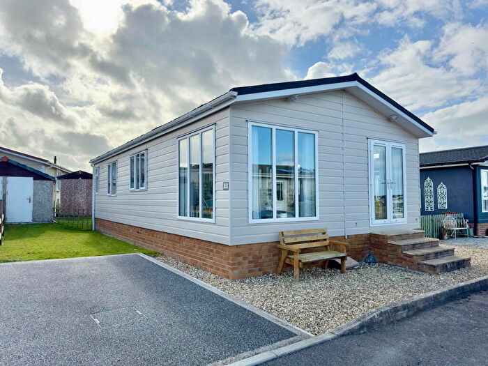 2 Bedroom Lodge For Sale In St Merryn Park, St Merryn, PL28