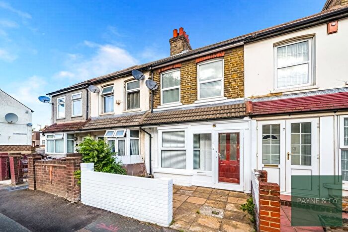2 Bedroom Terraced House For Sale In Sparsholt Road, Barking, IG11