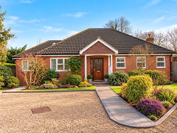 3 Bedroom Detached Bungalow To Rent In Kennel Lane, Fetcham, Leatherhead, KT22