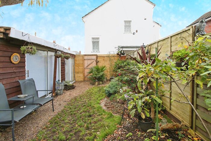 2 Bedroom Flat For Sale In Victoria Place, Bournemouth, Dorset, BH1