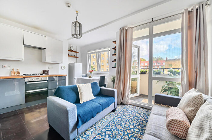 2 Bedroom Apartment For Sale In Percival Street, London, EC1V