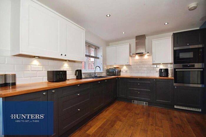 4 Bedroom Detached House For Sale In Caulfield Close, Dunston, Chesterfield, S41