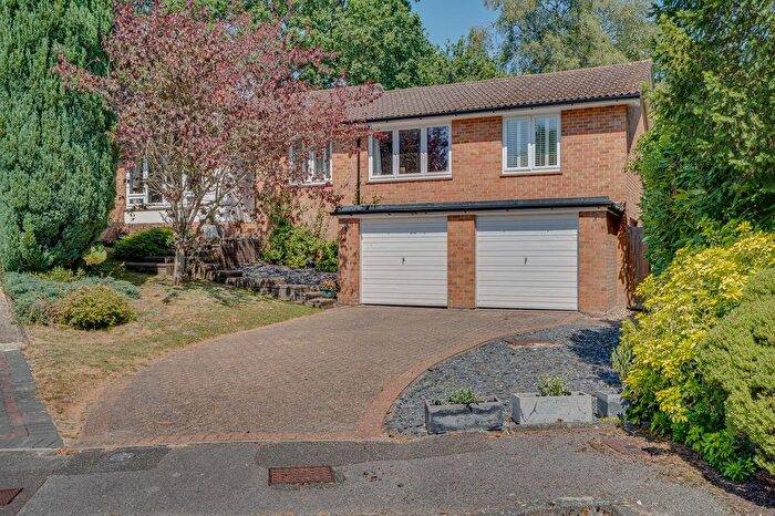 4 Bedroom Detached House For Sale In Broxburn Close, Chandler's Ford, SO53