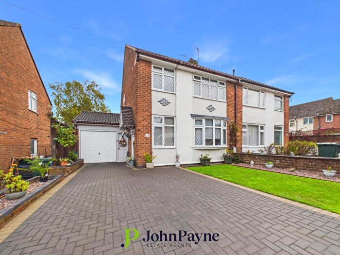 3 Bedroom Semi-Detached House For Sale In Dalmeny Road, Westwood Heath, Coventry, CV4