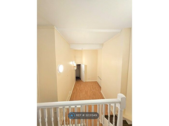 1 Bedroom Flat To Rent In High Road Leytonstone, London, E11