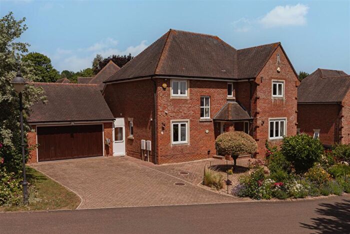 4 Bedroom Detached House For Sale In Highacre, Dorking, RH4