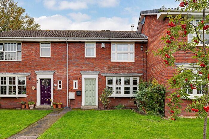 3 Bedroom Terraced House For Sale In Pinfold Court, Chester, CH4