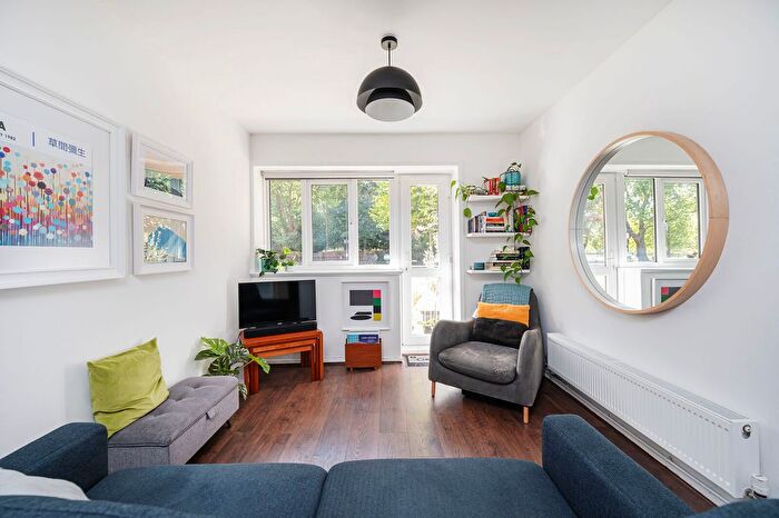 1 Bedroom Flat For Sale In Victoria Park, London, E9