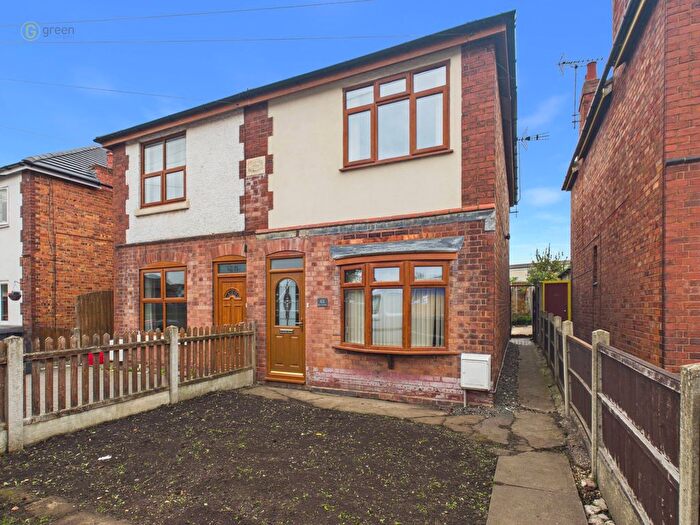 3 Bedroom Semi-Detached House For Sale In Grendon Road, Polesworth, B78