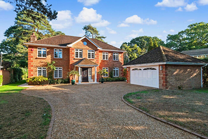 5 Bedroom Detached House For Sale In Warren Drive, Ringwood, Dorset, BH24