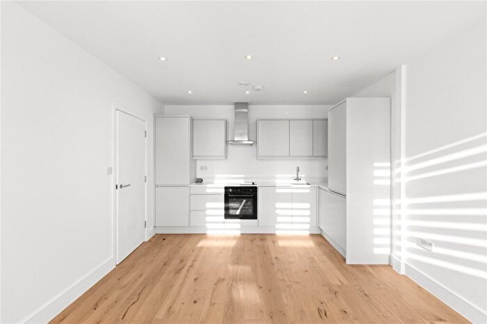 1 Bedroom Apartment To Rent In London Road, Sittingbourne, Kent, ME10