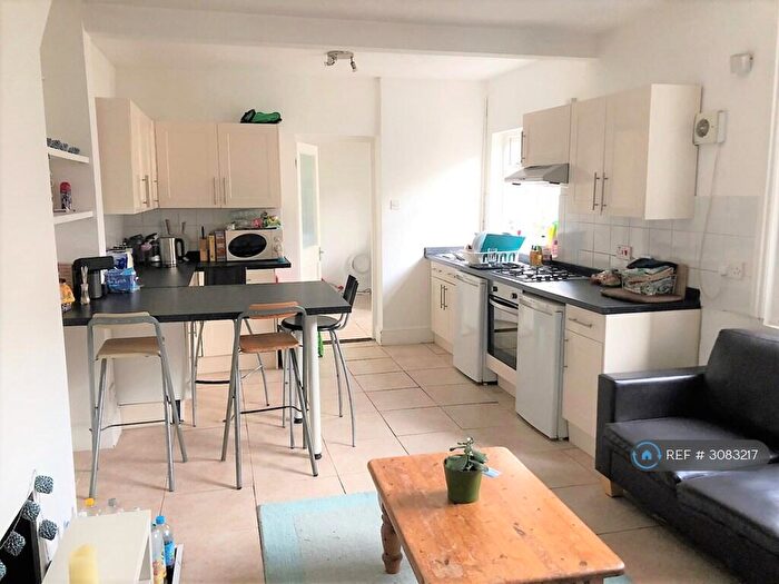 6 Bedroom Semi-Detached House To Rent In Hartington Road, Brighton, BN2