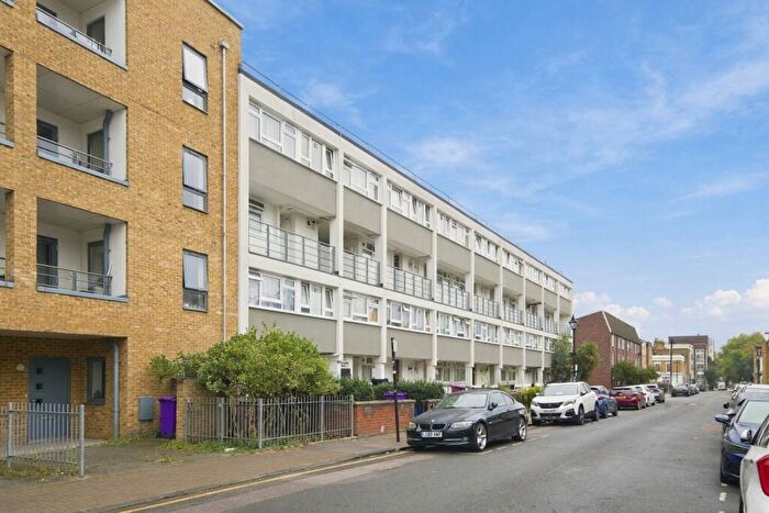 3 Bedroom Apartment To Rent In Eric Street, London, E3