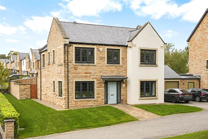 4 Bedroom Detached House For Sale In Norwood Avenue, Menston, LS29