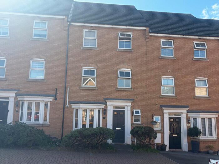 4 Bedroom Terraced House To Rent In Newbury Close, Oakley Vale, Corby, NN18