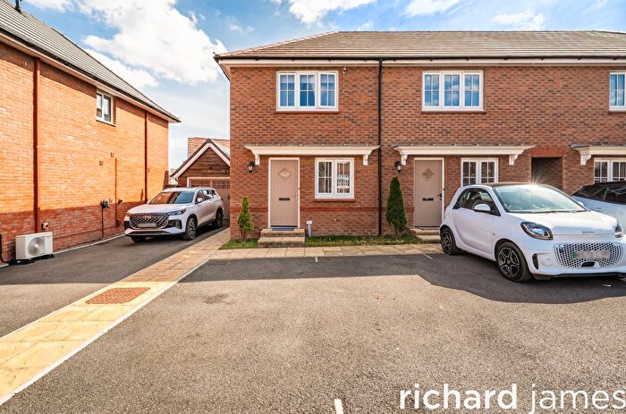 2 Bedroom End Of Terrace House For Sale In Berryfield, Swindon, SN3