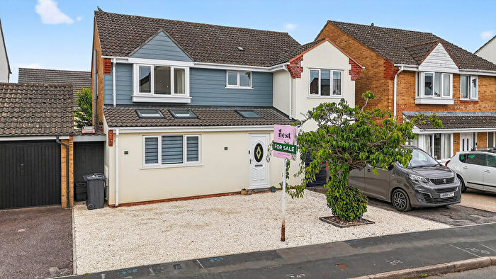 5 Bedroom Detached House For Sale In Head Weir Road, Cullompton, Devon, EX15