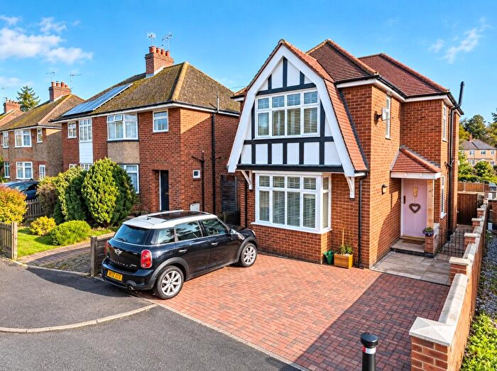 3 Bedroom Detached House For Sale In Mayfield Road, Desborough, Kettering, Northamptonshire, NN14