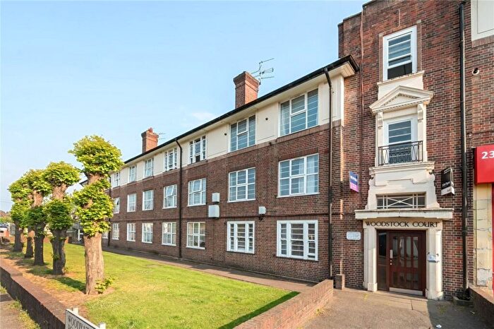2 Bedroom Flat For Sale In Burnt Ash Hill, London, SE12