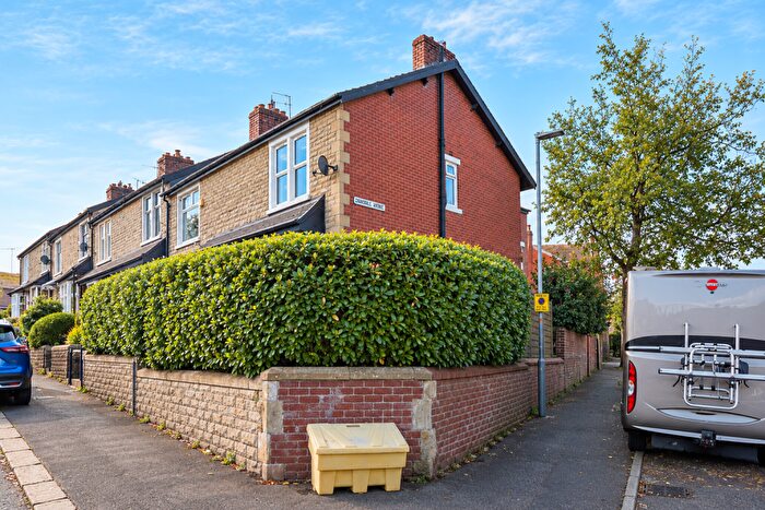 3 Bedroom Terraced House For Sale In Sunnyhurst Lane, Darwen, BB3