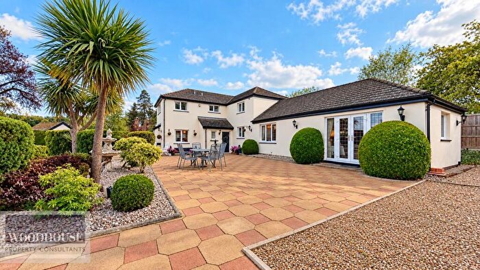 3 Bedroom Detached House For Sale In Carbone Hill, Newgate Street Village, SG13