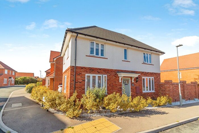 3 Bedroom Detached House For Sale In Cianchi Grove, Eagle Farm South, Milton Keynes, MK17